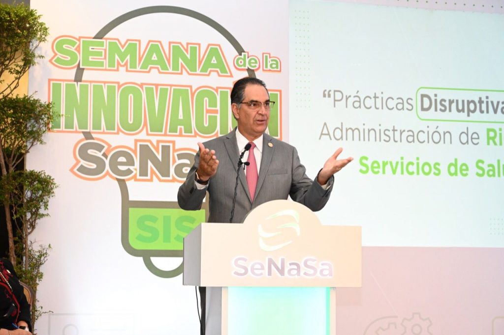 Dr. Santiago Hazim durante su discurso