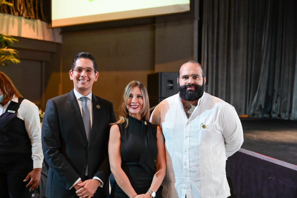 Gustavo Messina, Renata Tolentino y Roberto Canaan