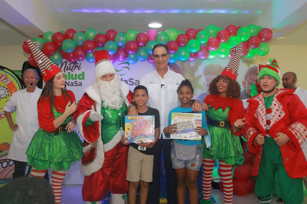 Doctor Santiago Hazim durante actividad en Los Girasoles
