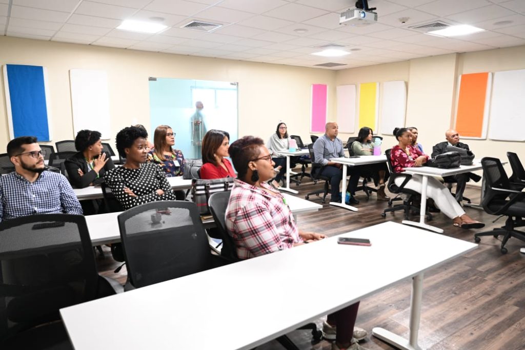 SeNaSa imparte talleres sobre trato digno a las personas con discapacidad