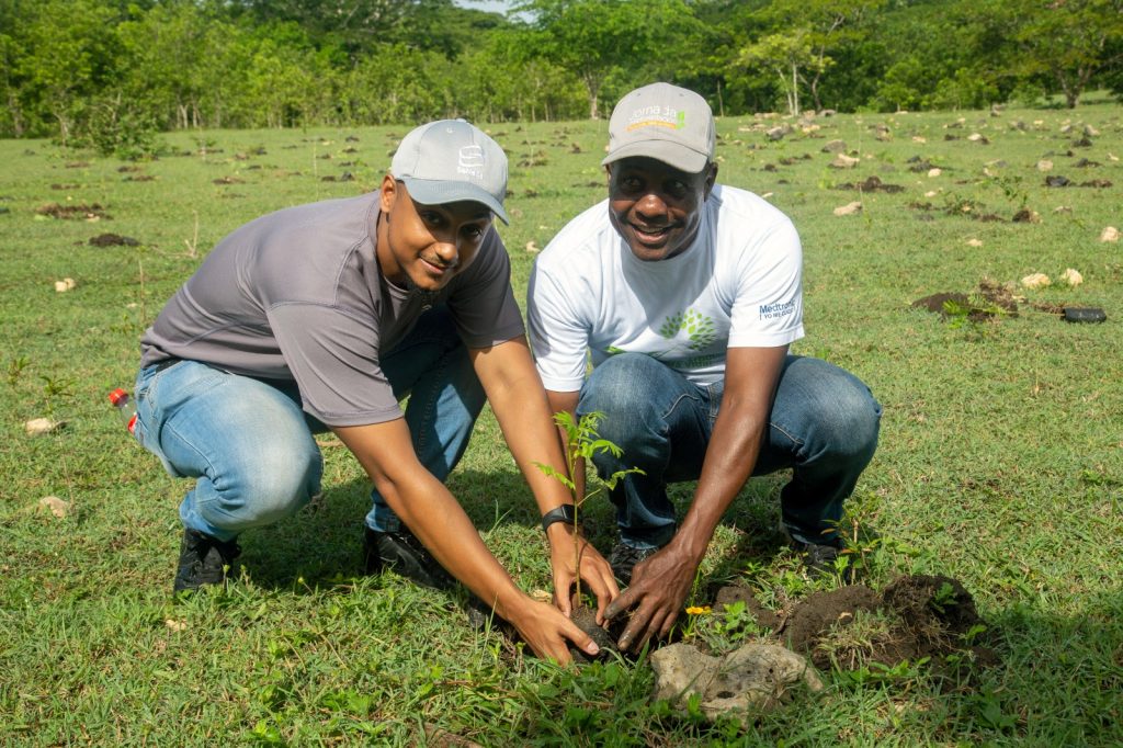 Jornada de Reforestaciòn en los Humedales del Ozama