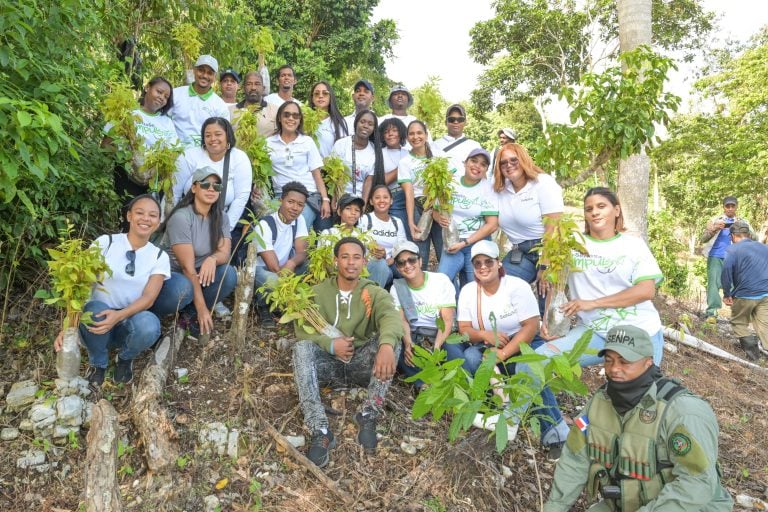 Equipo de Medio Ambiente y SeNaSa